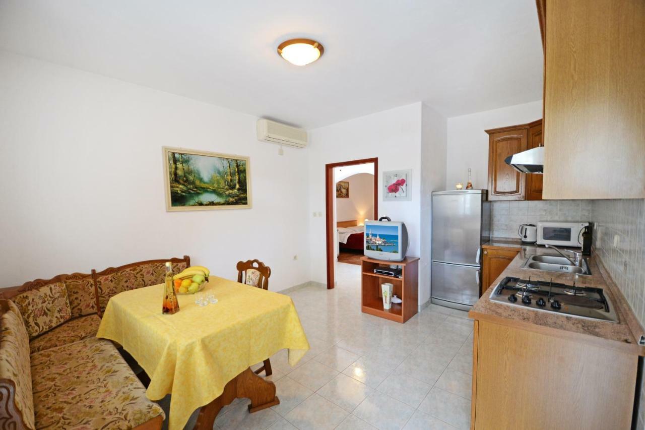 Apartmani Kramar โปเรช ภายนอก รูปภาพ