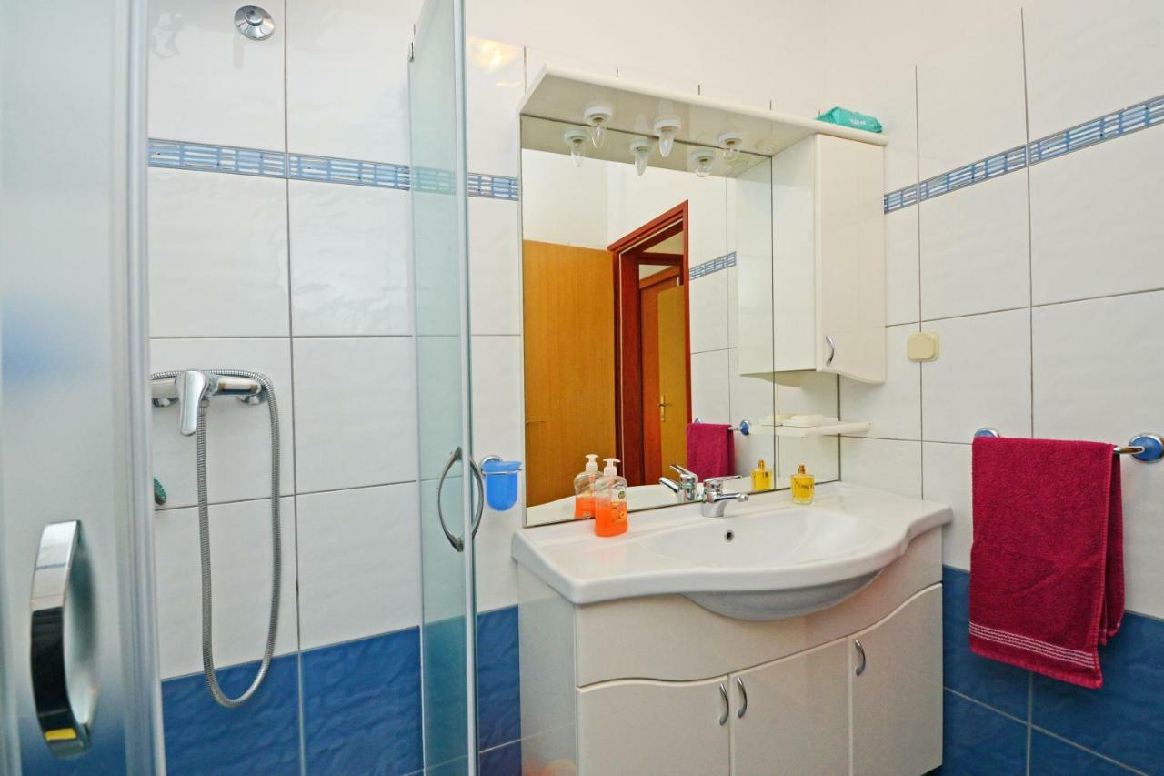 Apartmani Kramar โปเรช ภายนอก รูปภาพ